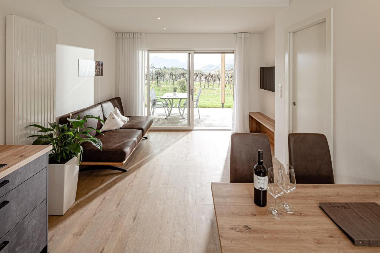 Praelatenhof Wine & Apartments Caldaro Exterior photo
